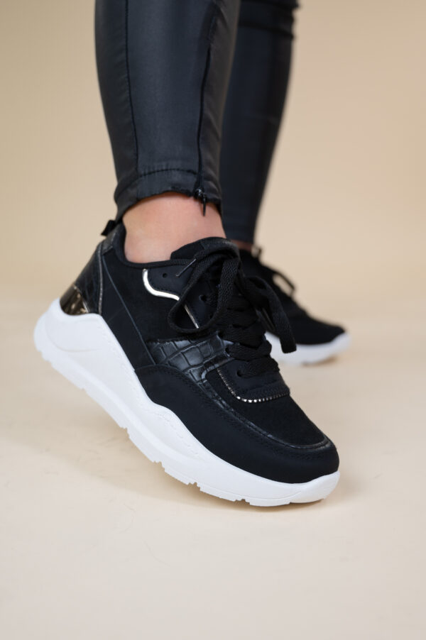 LIZZ BLACK SNEAKER