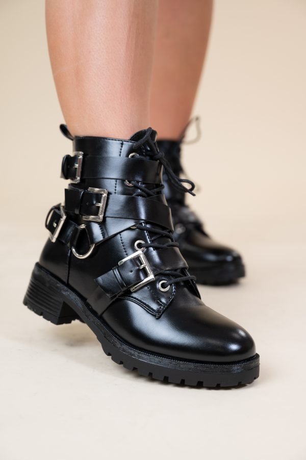 LIEVE STUD BOOTS