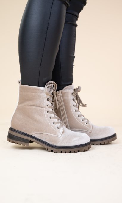 BEIGE BOOTS