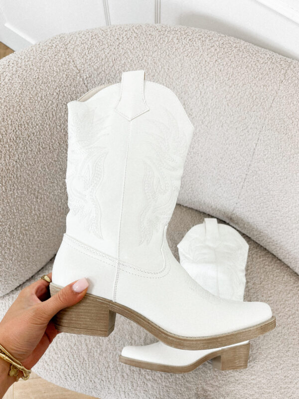 Celeste western boots wit